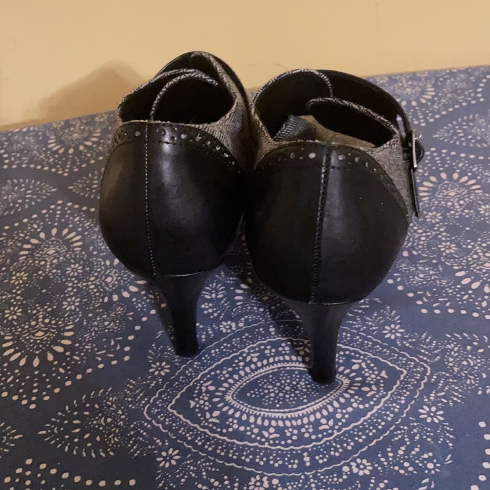 Never Worn - image 3